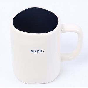 🤩RAE DUNN MUG☕️